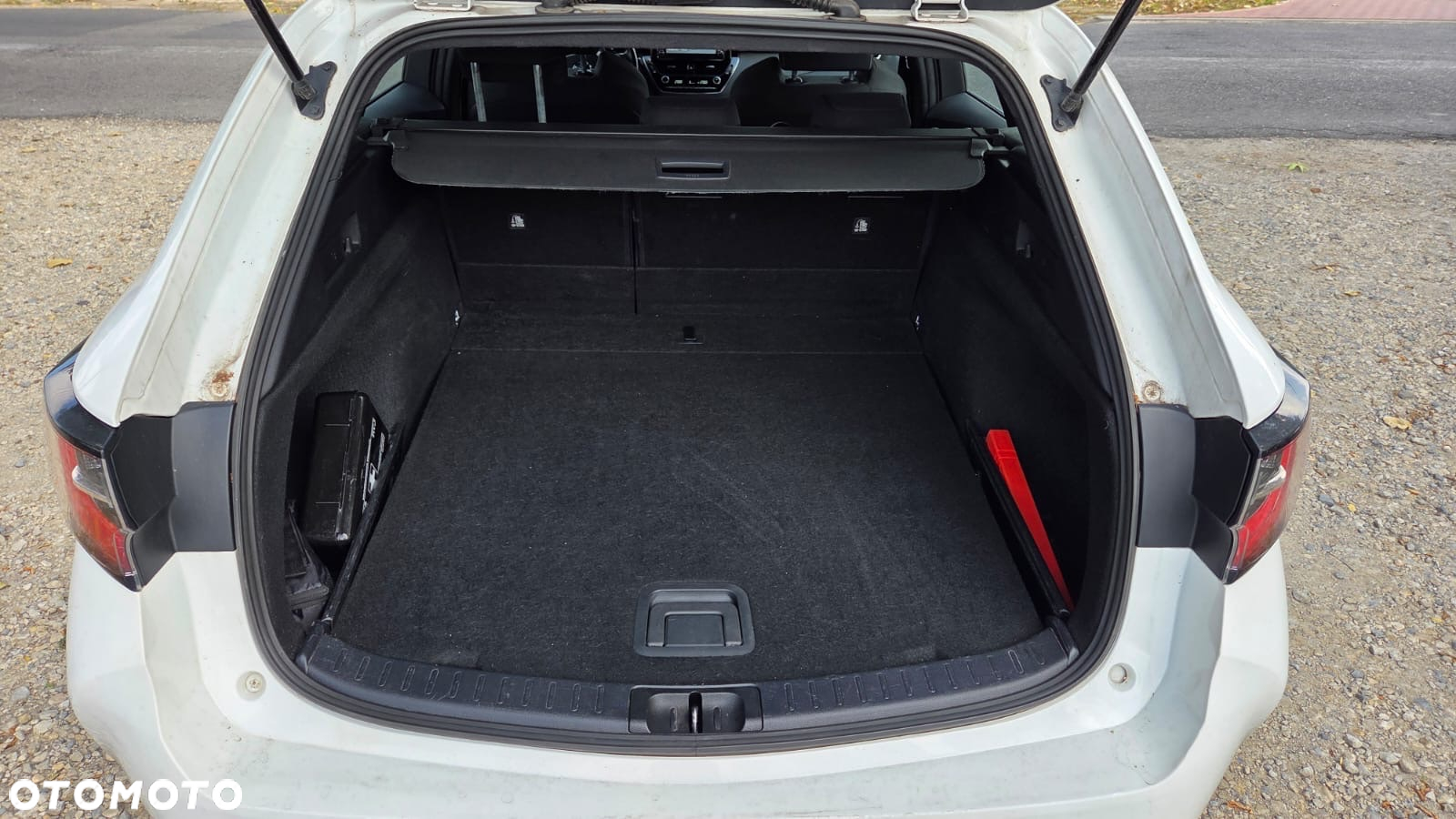 Toyota Corolla 1.8 Hybrid GPF Comfort - 13