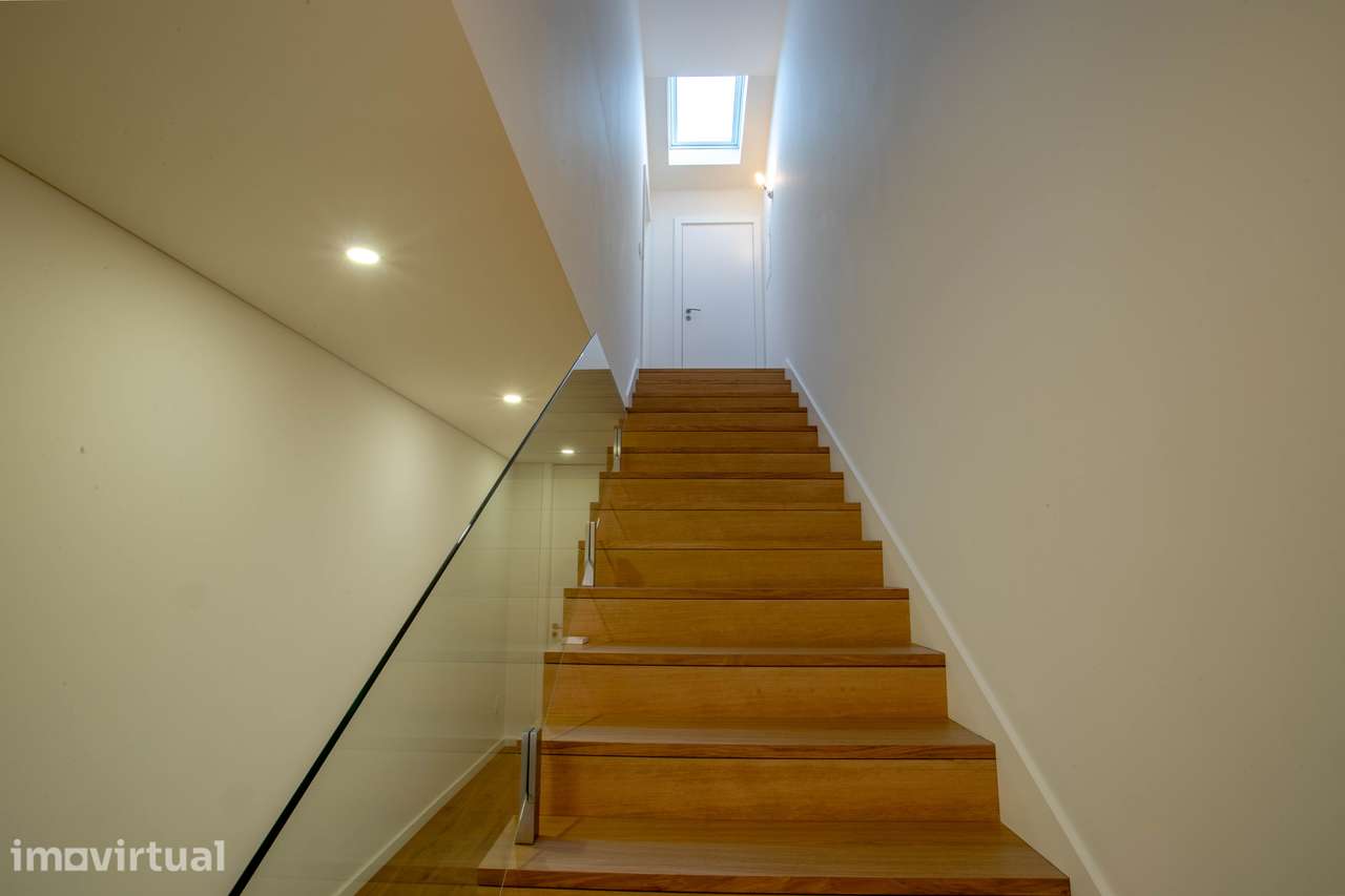 Moradia T3+1 em Canelas - Grande imagem: 4/60