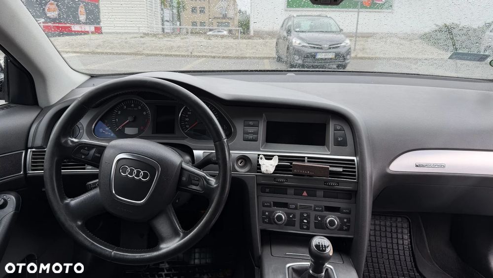 Audi A6 Avant 2.4 Quattro - 8