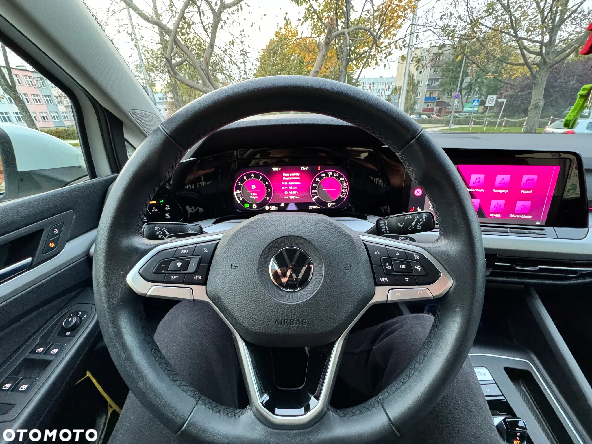 Volkswagen Golf - 8