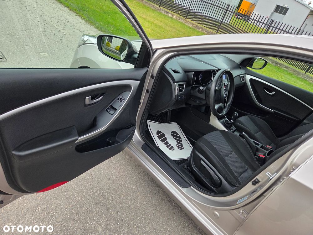 Hyundai i30 blue 1.6 CRDi Trend - 20