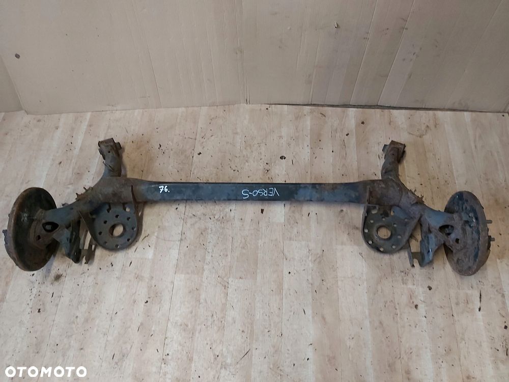 Toyota VERSO S belka zawieszenia tył - 1