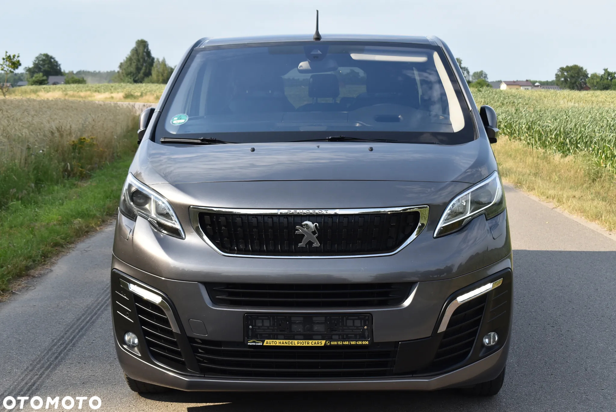 Peugeot Traveller 2.0 BlueHDi Standard Business Vip - 16