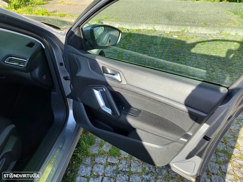 Peugeot 308 1.6 BlueHDi Style - 23
