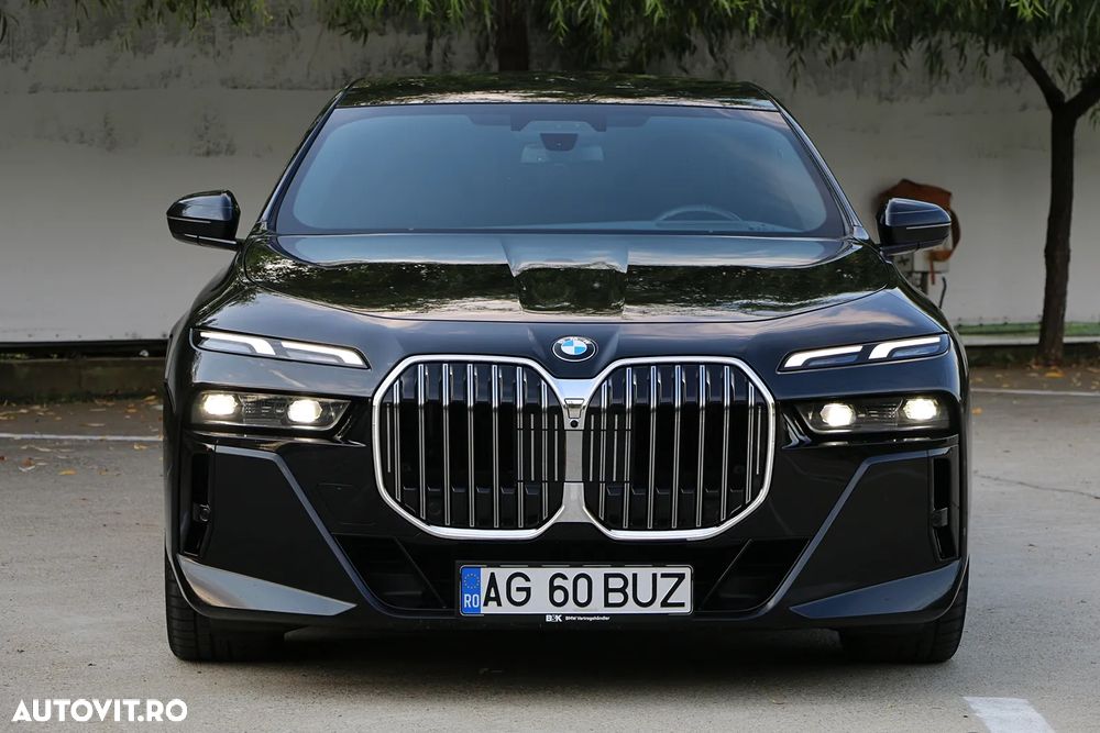 BMW Seria 7 740d xDrive MHEV - 6