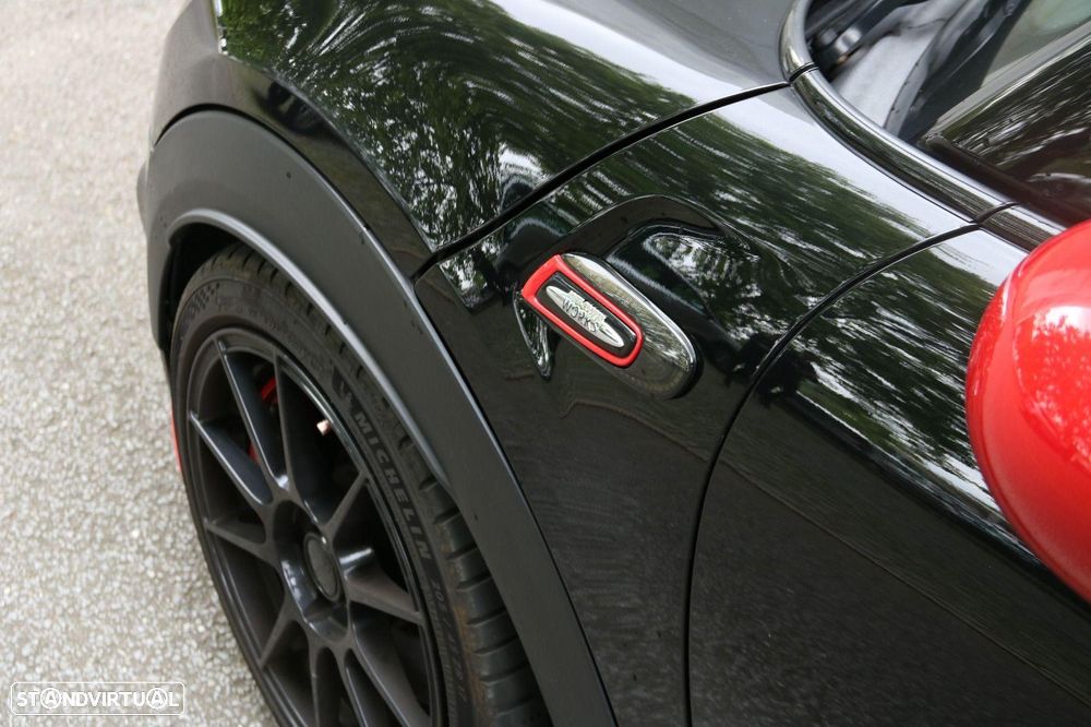 MINI 3 Portas John Cooper Works Essential - 7