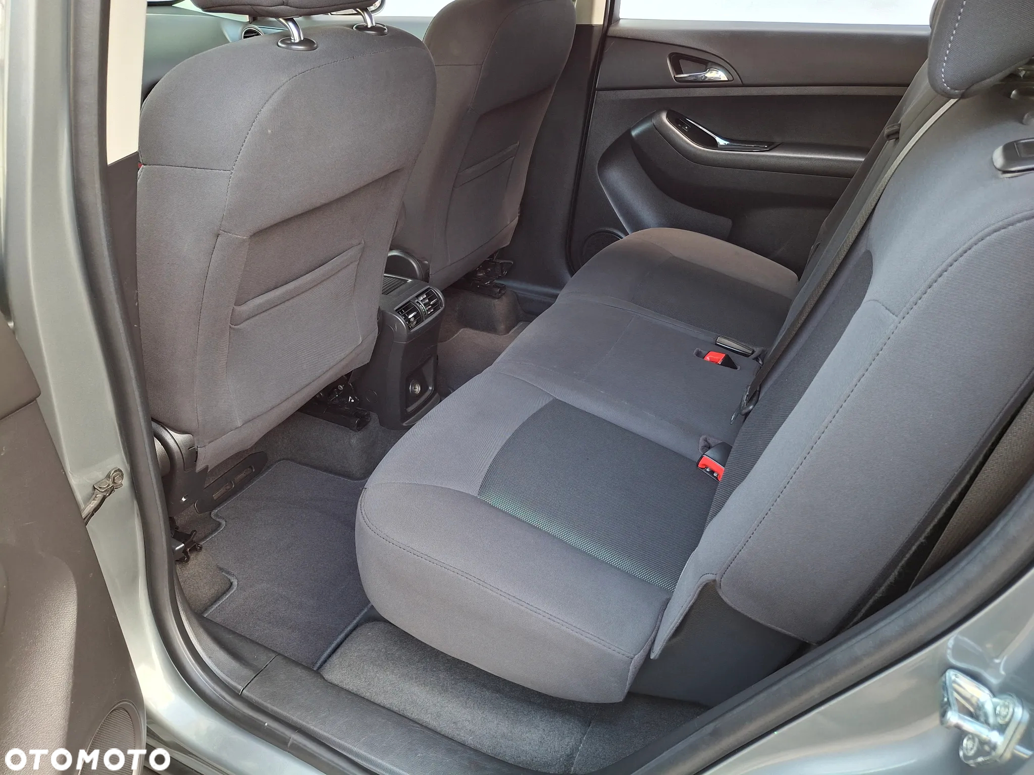 Chevrolet Orlando - 36