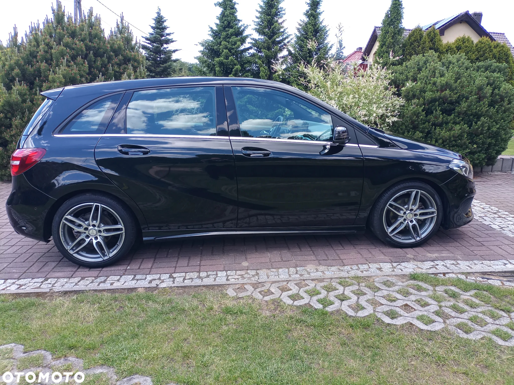 Mercedes-Benz Klasa B 180 AMG Line - 3