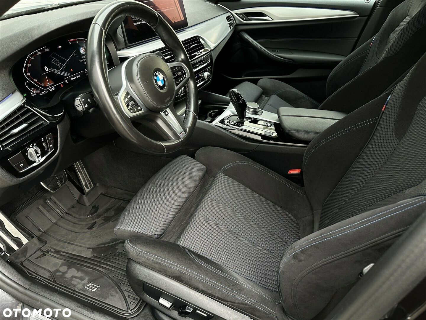 BMW Seria 5 520d xDrive M Sport sport - 9