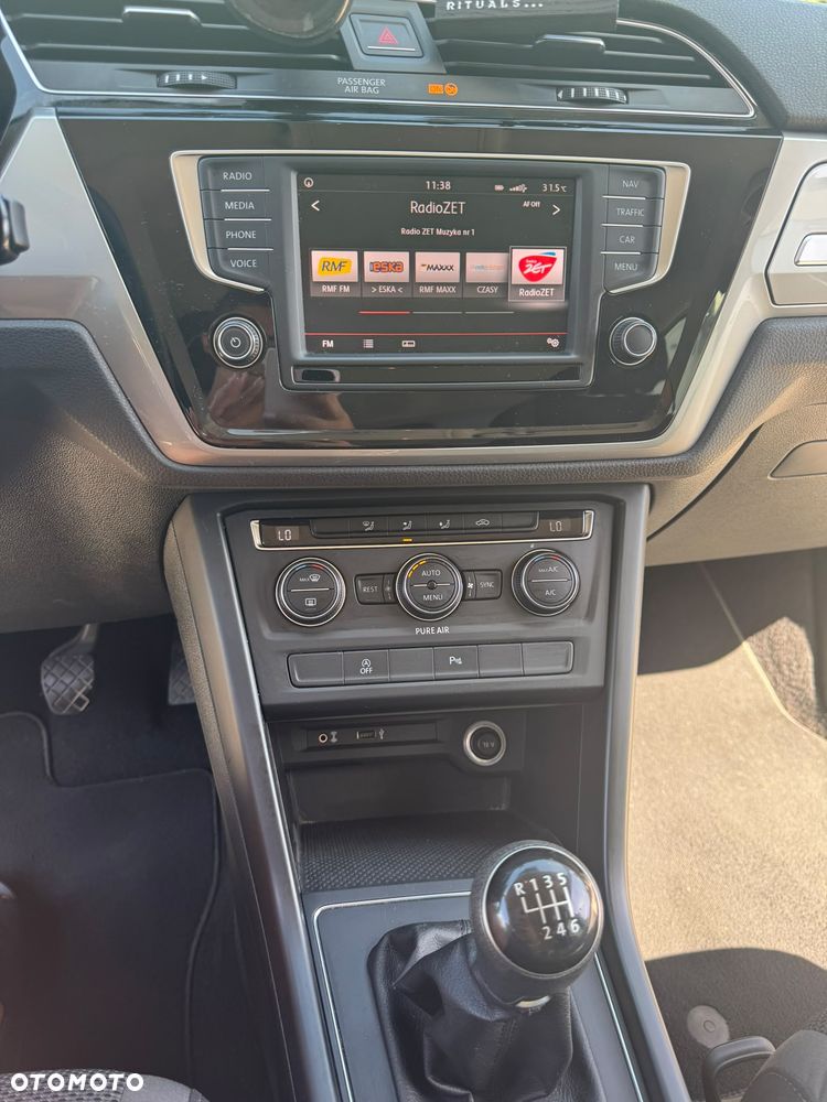 Volkswagen Touran - 6