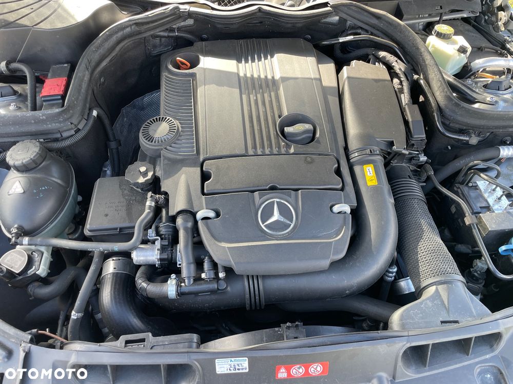 Mercedes-Benz Klasa C 180 BlueEFFICIENCY 7G-TRONIC Avantgarde - 24