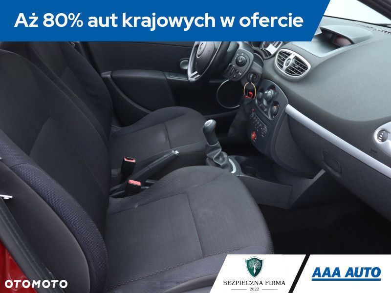 Renault Clio - 11