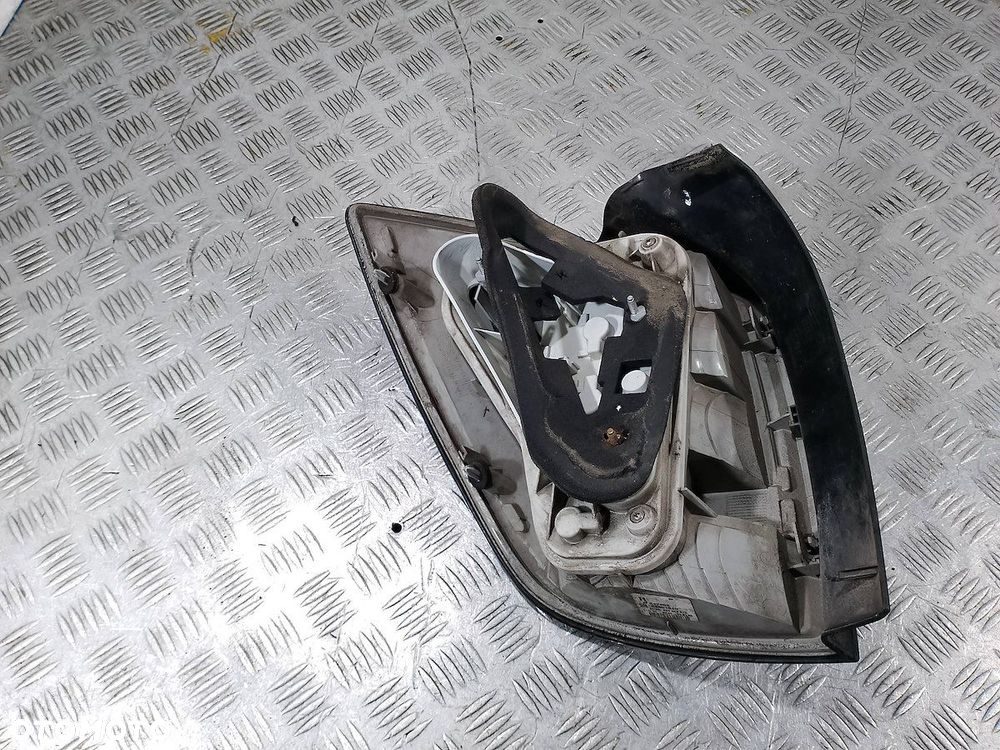 LAMPA TYLNA PRAWA OPEL ASTRA H - 5