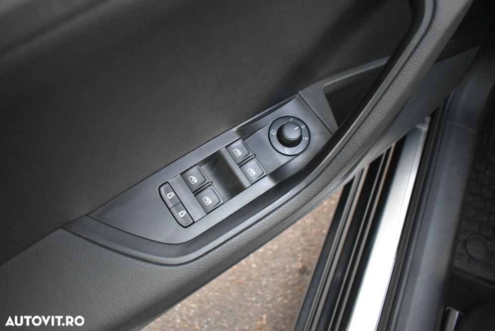 Skoda Superb 2.0 TDI DSG Ambition - 11