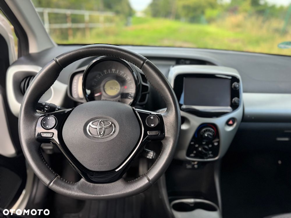 Toyota Aygo x-play - 12