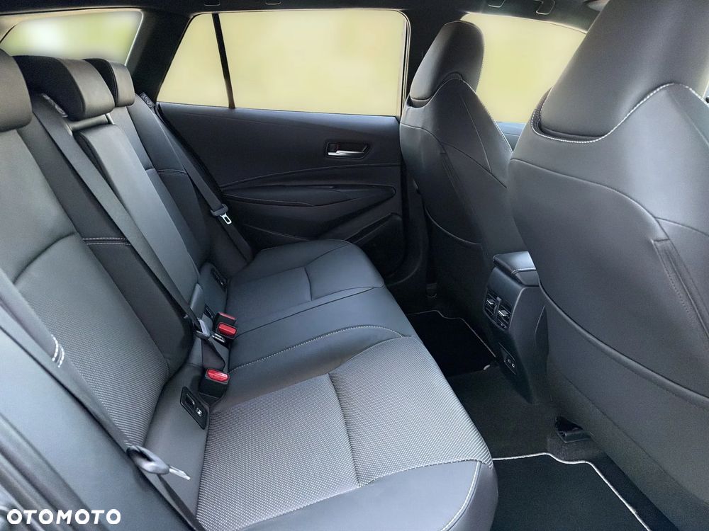 Toyota Corolla 1.8 Hybrid Executive - 13