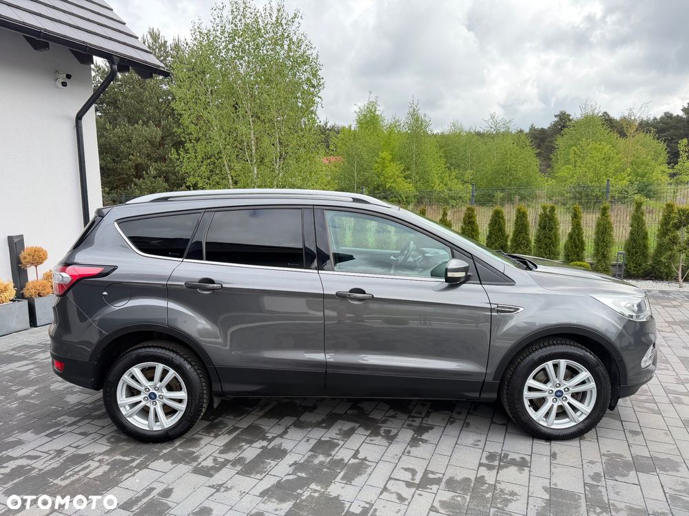 Ford Kuga 2.0 TDCi 2x4 Titanium - 4