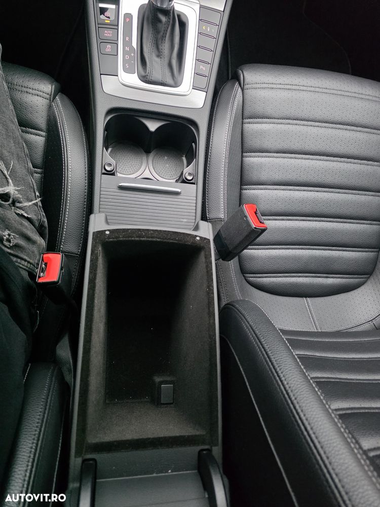 Volkswagen Passat CC - 24