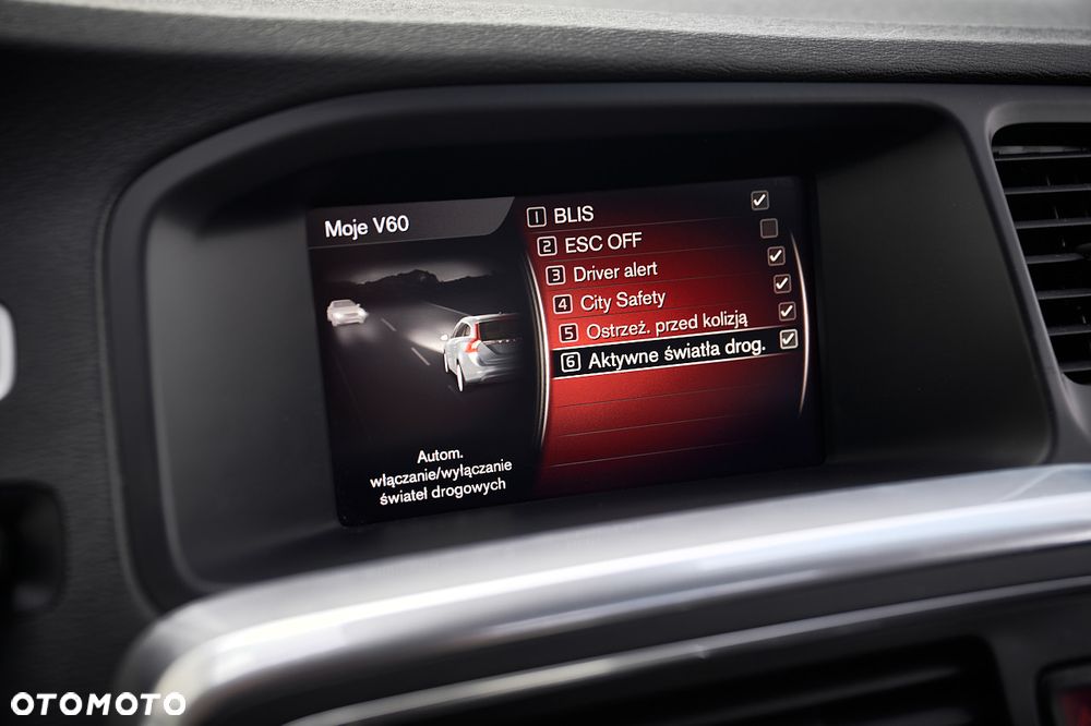 Volvo V60 D3 Geartronic Momentum - 38