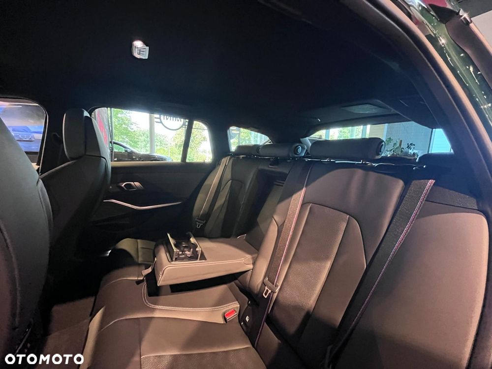 BMW M3 Competition M xDrive - 26