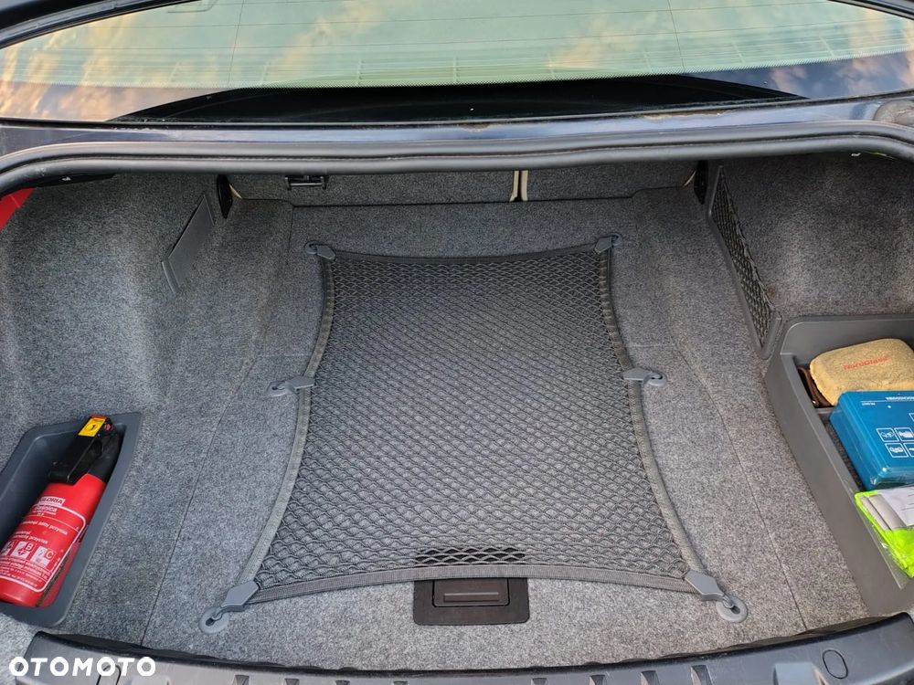 BMW Seria 3 320i - 12