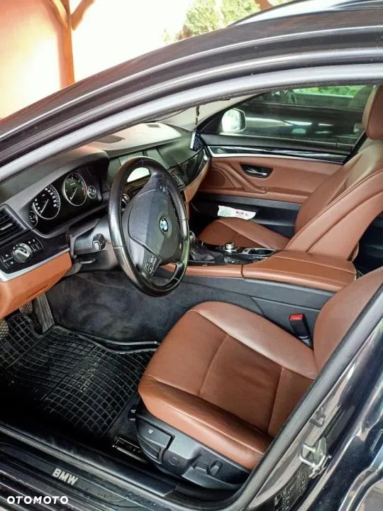 BMW Seria 5 520d Touring - 6
