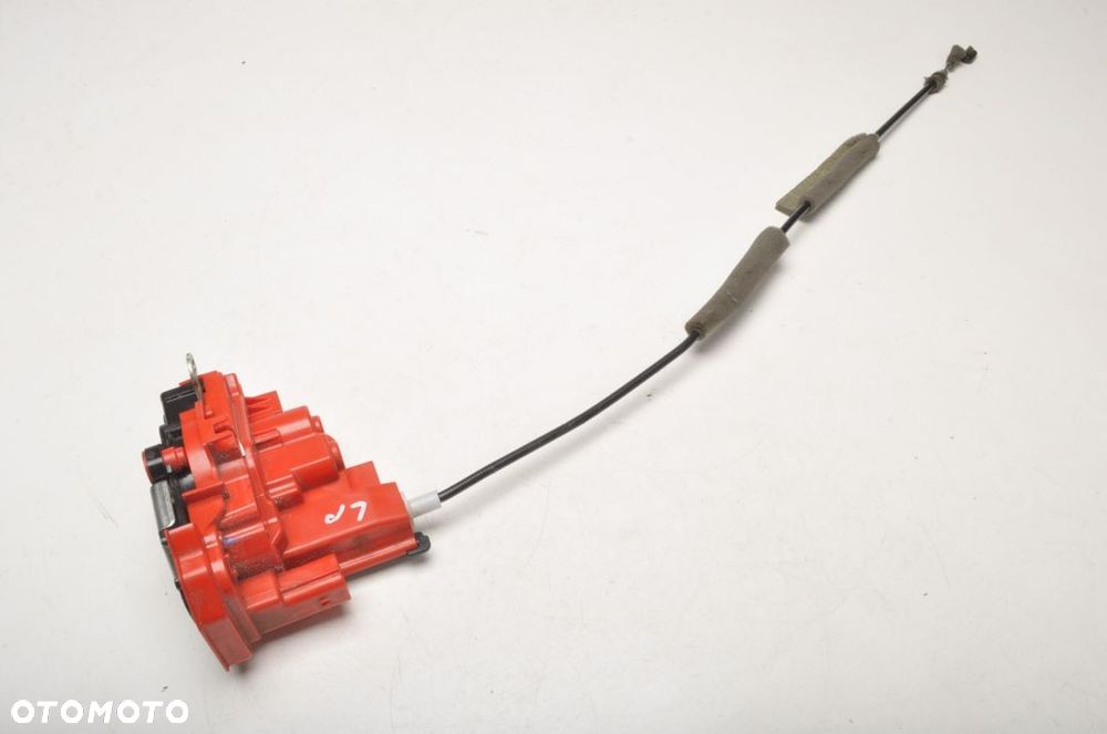 CALIFORNIA F149 ZAMEK DRZWI LEWY PRZÓD 081015700