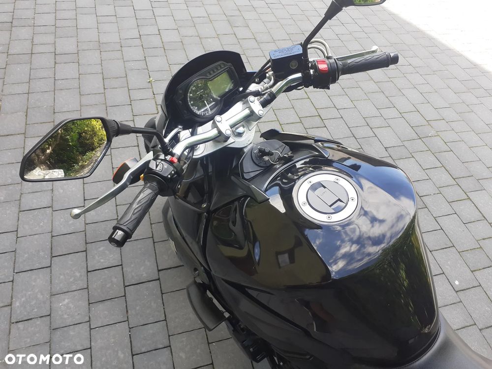 Suzuki GSR - 2