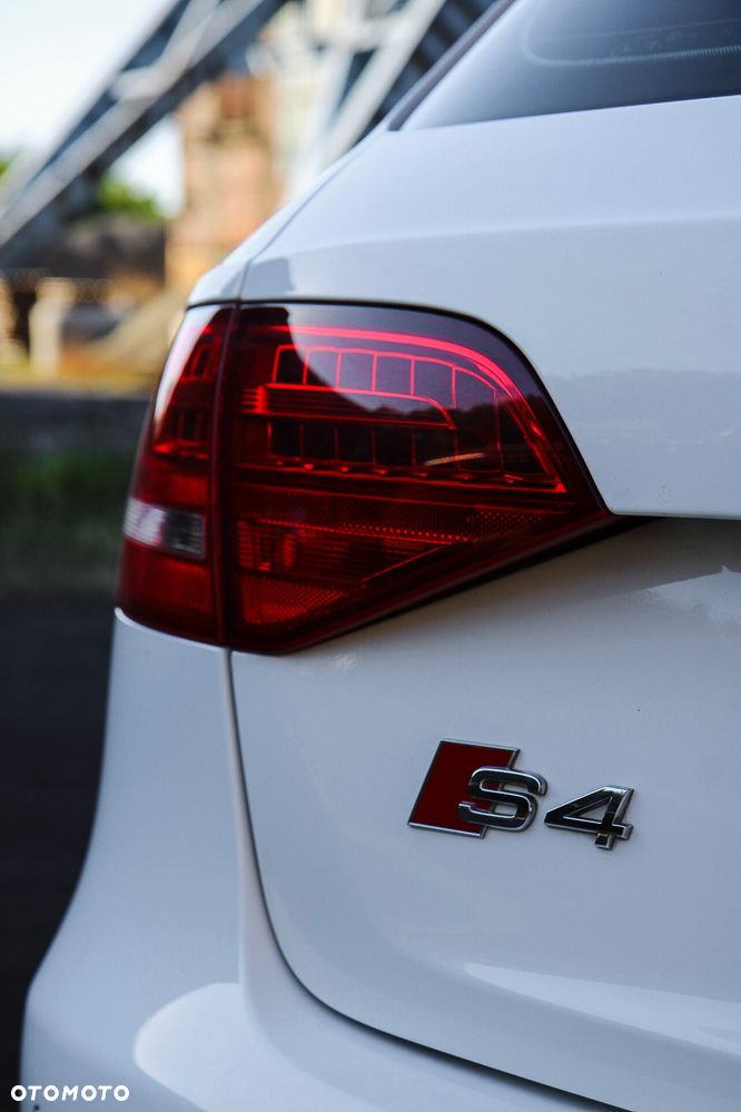 Audi S4 Avant - 10