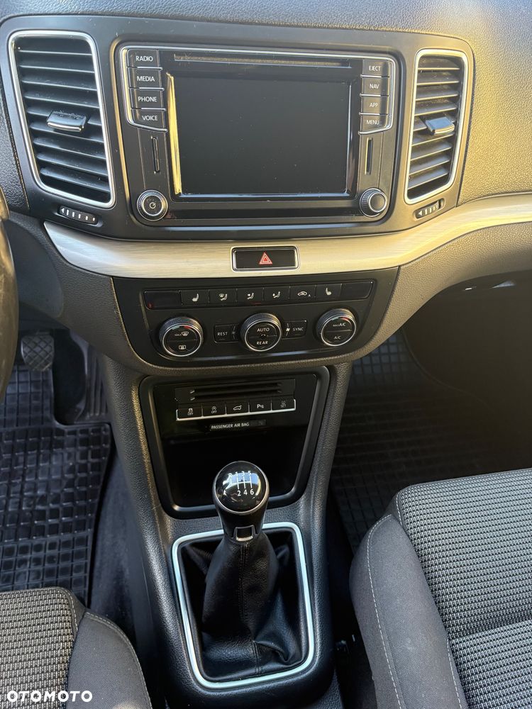 Volkswagen Sharan 2.0 TDI BMT Trendline - 11