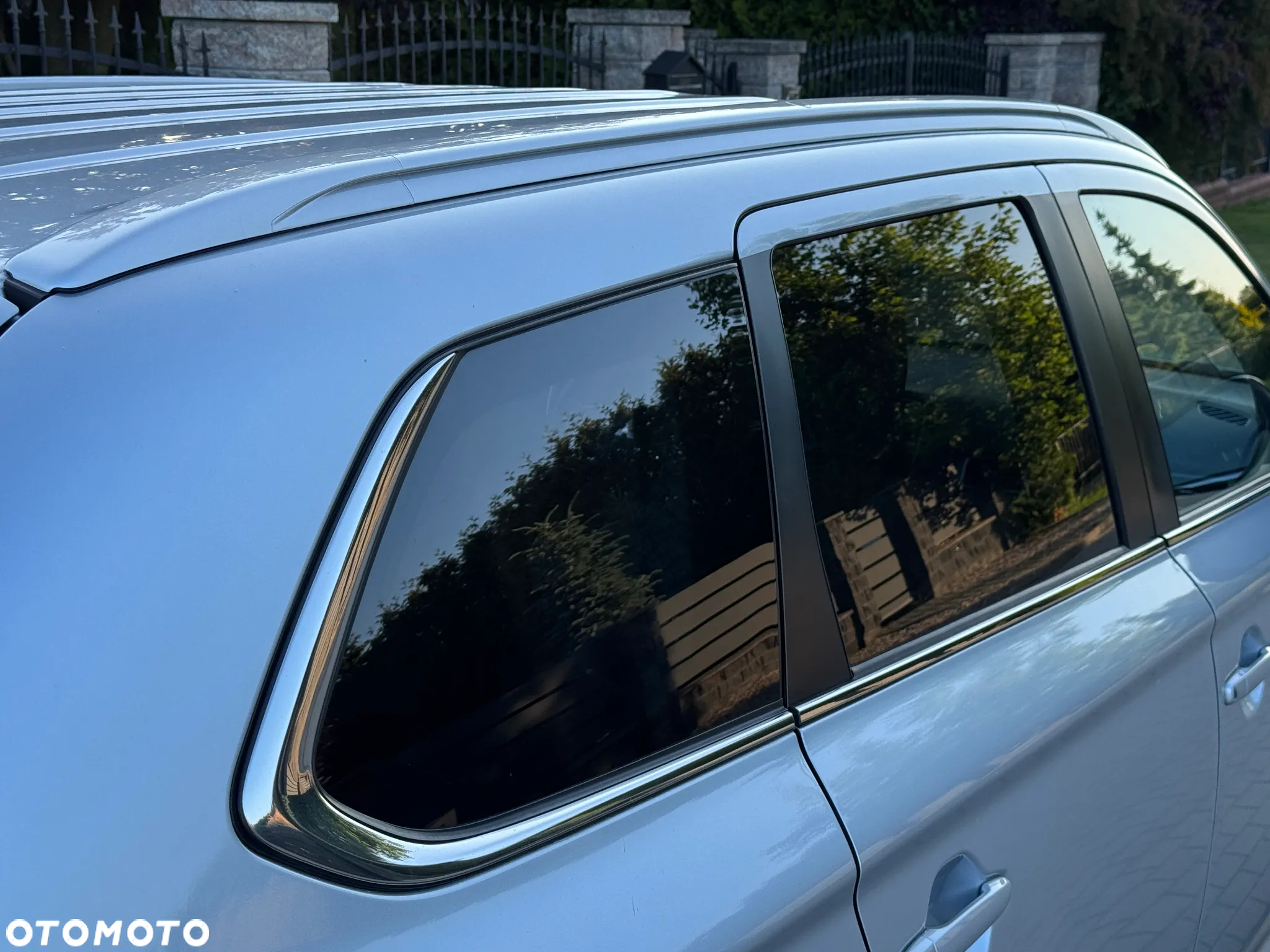 Mitsubishi Outlander PHEV Instyle NAVI + - 23