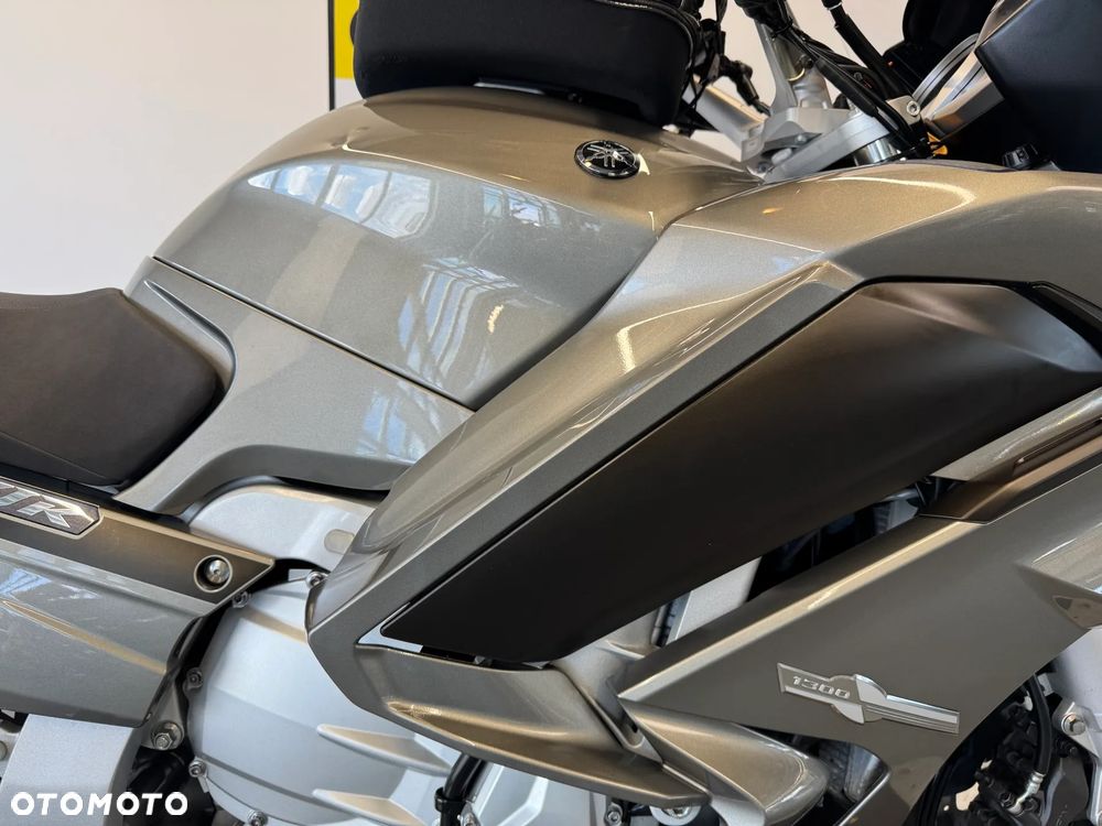 Yamaha FJR - 12