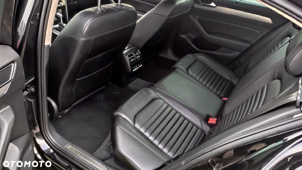 Volkswagen Passat - 9