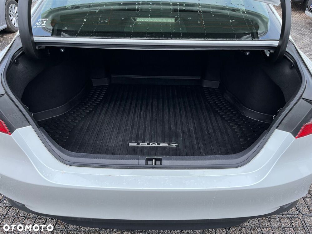 Toyota Camry 2.5 Hybrid Comfort CVT - 33