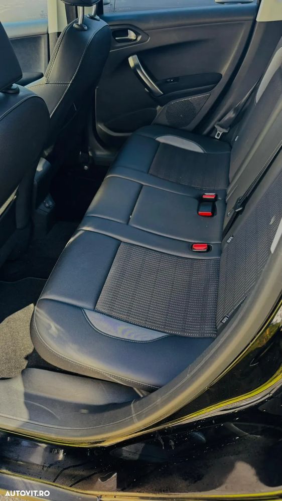 Peugeot 2008 BlueHDi 100 STOP & START Allure - 11