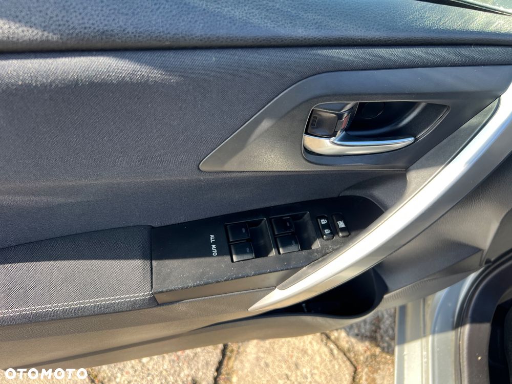 Toyota Auris 1.8 HSD Prestige NAVI - 18