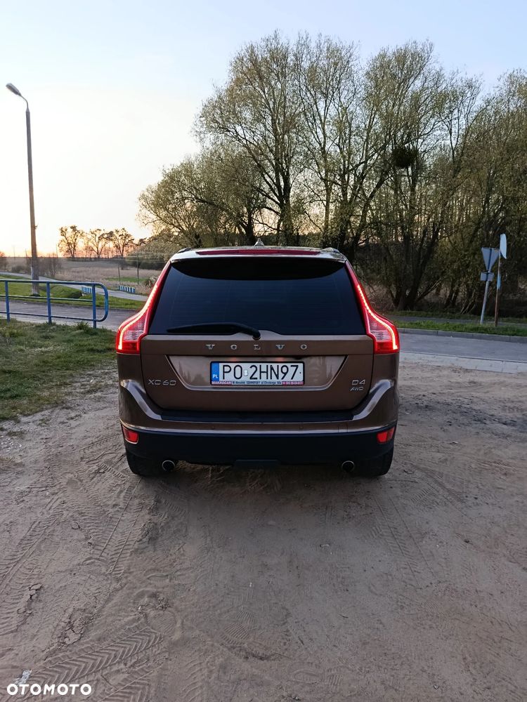Volvo XC 60 2.4D AWD Momentum - 9