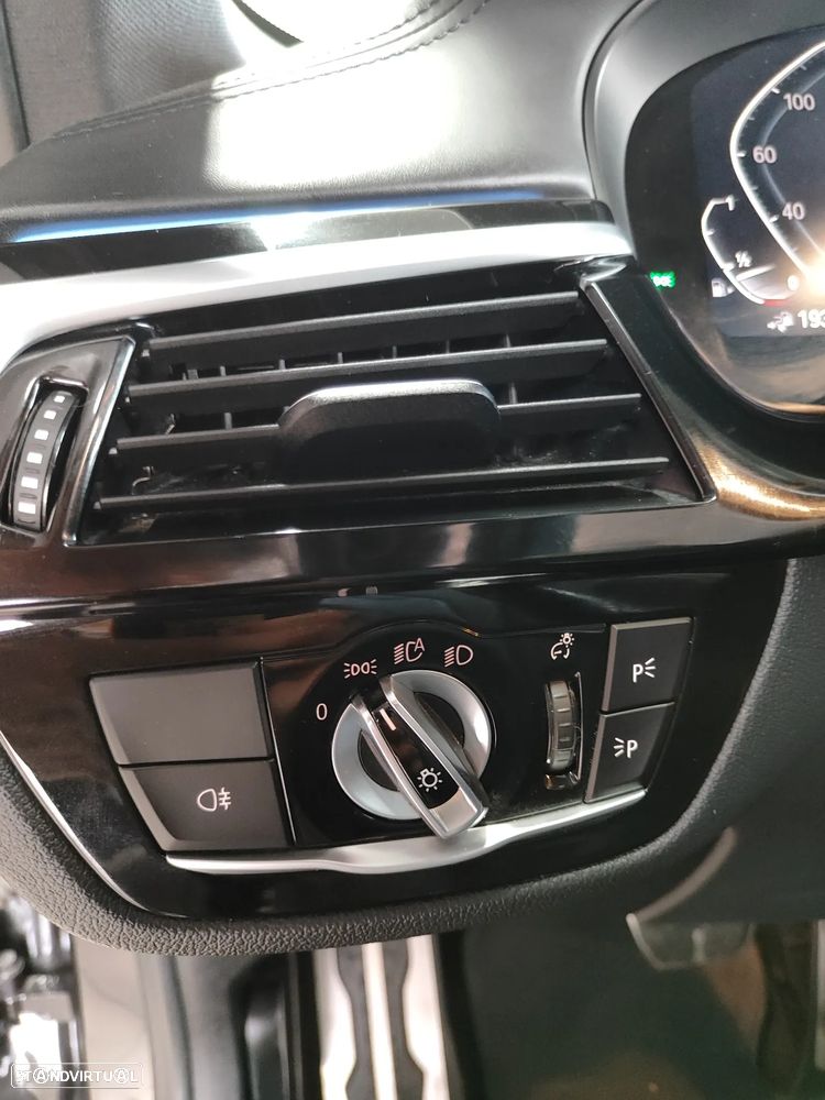 BMW 530 e Pack 50 anos M - 29