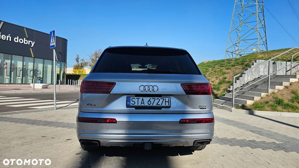 Audi Q7 3.0 TFSI Quattro Tiptr - 6