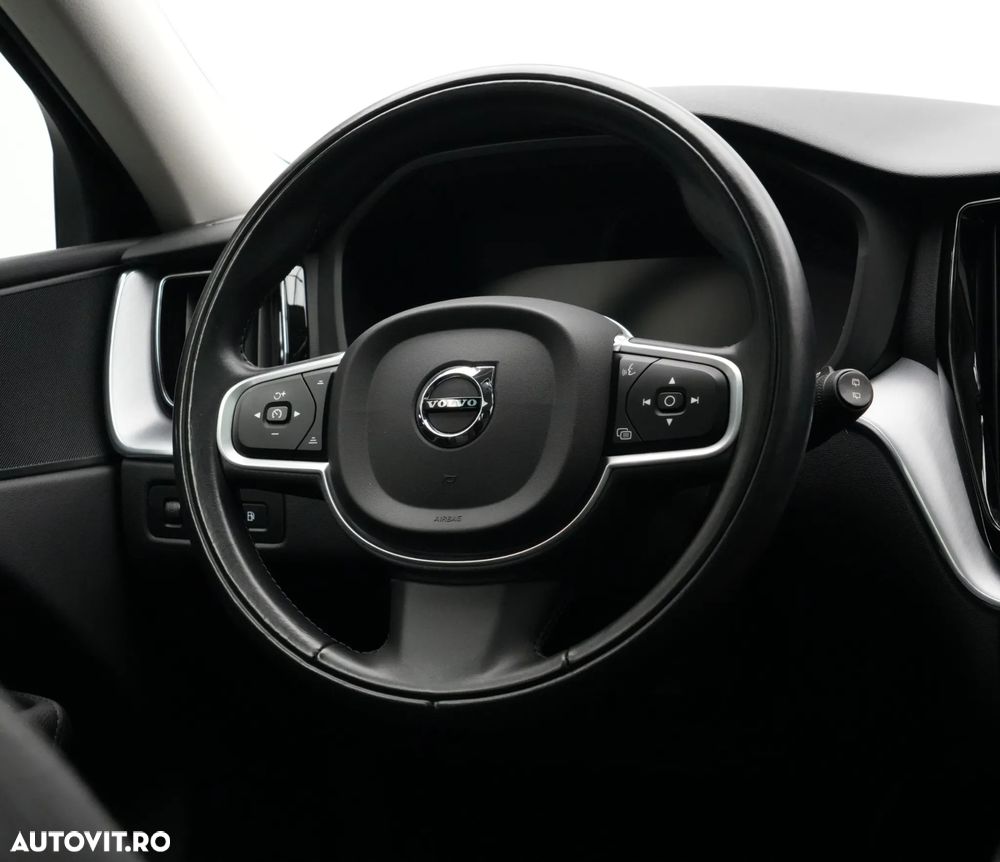 Volvo XC 60 T8 Twin Engine AWD Momentum Pro - 18