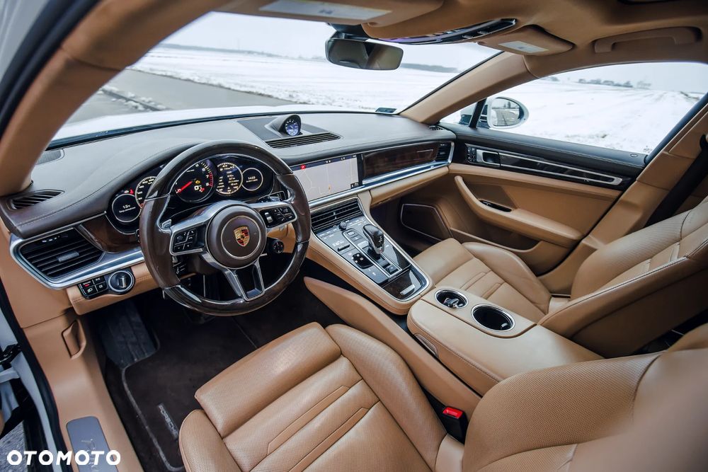 Porsche Panamera 4S - 7