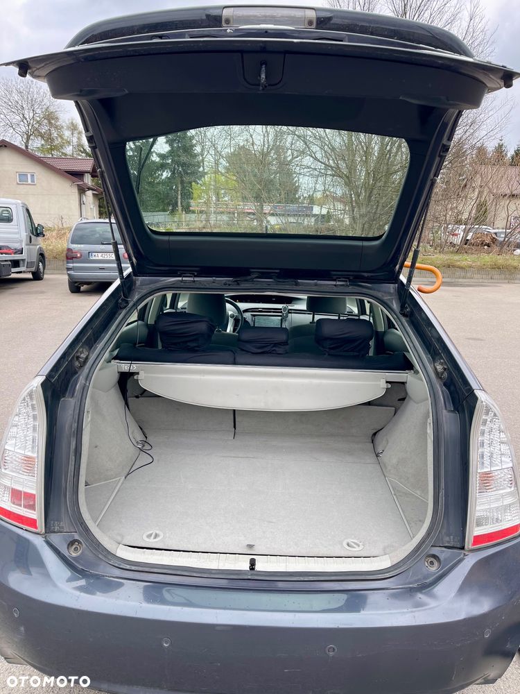 Toyota Prius 1.8 HSD Sol - 14