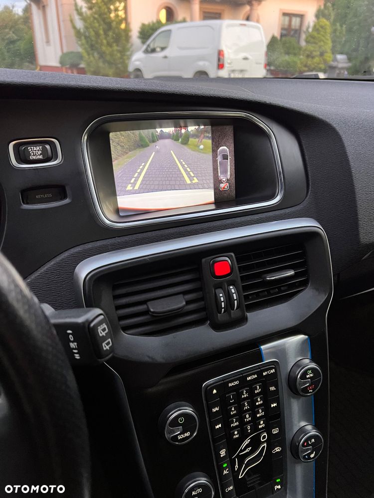 Volvo V40 D2 R-Design - 15