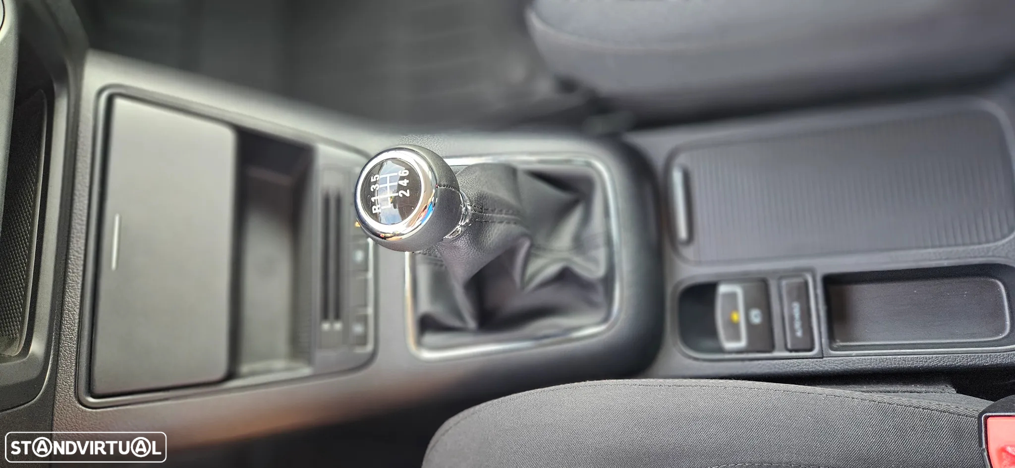 VW Tiguan 2.0 TDI Sport 4Motion - 5