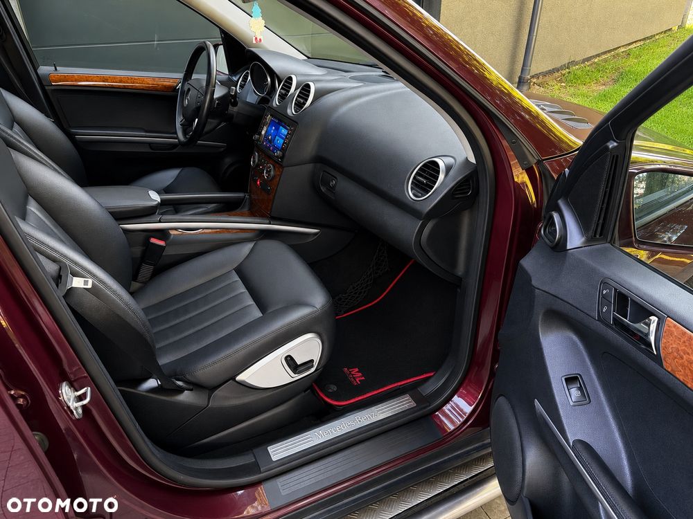 Mercedes-Benz ML 350 4Matic 7G-TRONIC Edition 10 - 24