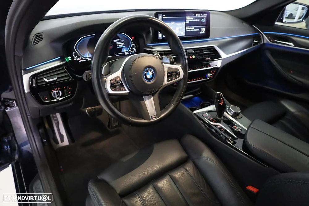 BMW 530 e Pack Desportivo M - 24