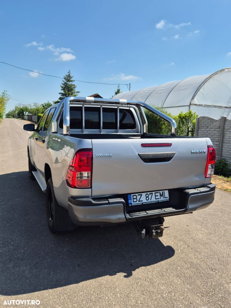 Toyota Hilux 2.4D 150CP 4x4 Double Cab 6MT Comfort - 3