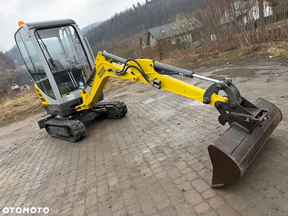 Wacker Neuson ET16 Minikoparka 2 tony. JAK NOWA 2018rok z Gospodarstwa Norweskiego 1190mtg. IGŁA! Rozsuwane hydraulicznie gąsienice. Dodatkowe sekcje Hydrauliczne. Silnik Yanmar 3 cyl. Aktualna DEKRA BMWT. Po serwisach! Ani deka luzów i wycieków. OKAZJA TANIO. Zadbana maszyna. 2 łyżki - 3