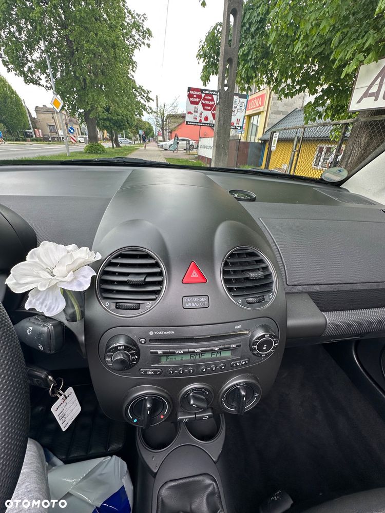 Volkswagen New Beetle 1.6 - 21