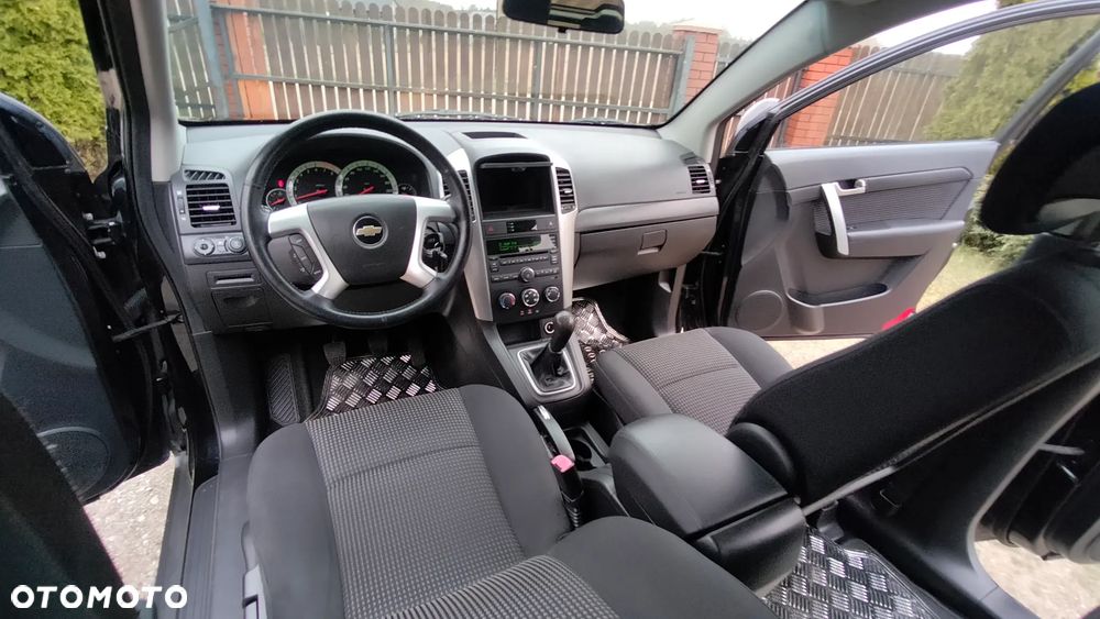 Chevrolet Captiva - 22